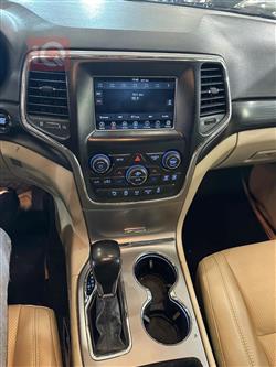 جیپ گراند شیرۆکی